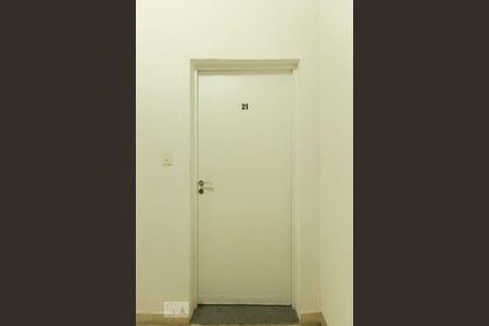 Studio para alugar com 37m², 1 quarto e sem vaga Studio para alugar com 37m², 1 quarto e sem vagaPorta