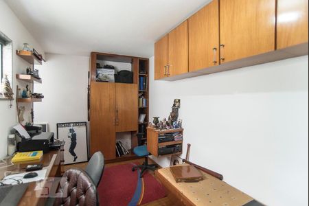 Casa à venda com 300m², 2 quartos e 2 vagasQuarto 3 - escritótio