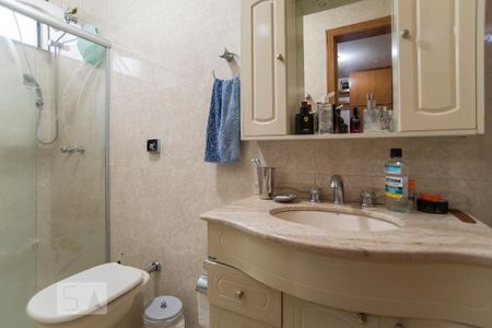 Casa à venda com 300m², 2 quartos e 2 vagasBanheiro - Suíte 1