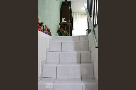 Escada de casa à venda com 3 quartos, 199m² em Parque Monteiro Soares, São Paulo