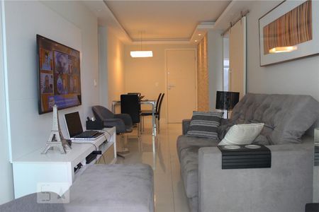 Sala de apartamento para alugar com 2 quartos, 70m² em Barra da Tijuca, Rio de Janeiro