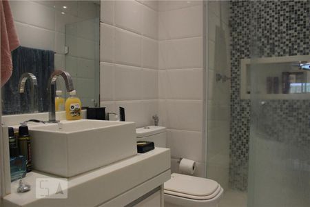 Apartamento para alugar com 70m², 2 quartos e 2 vagasBanheiro Social