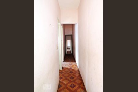 Casa à venda com 210m², 5 quartos e 2 vagasCorredor