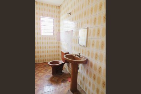 Casa à venda com 210m², 5 quartos e 2 vagasBanheiro 3