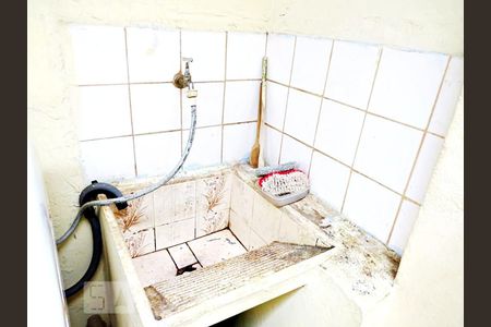 Casa à venda com 210m², 5 quartos e 2 vagasDetalhe da area de serviço