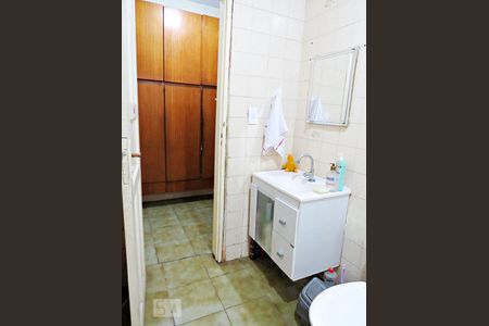 Casa à venda com 210m², 5 quartos e 2 vagasBanheiro 2