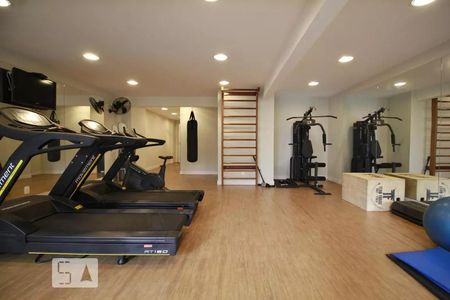 Apartamento à venda com 75m², 2 quartos e 2 vagasAcademia