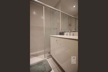 Apartamento à venda com 75m², 2 quartos e 2 vagasBanheiro da suíte 1