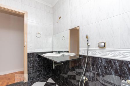 Casa para alugar com 180m², 3 quartos e 3 vagasBanheiro da Suíte