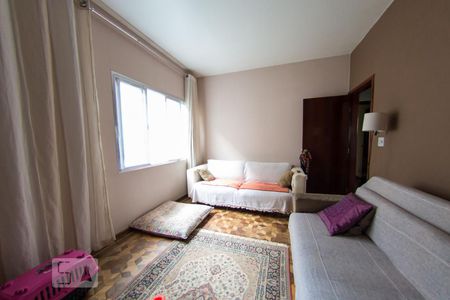 Casa à venda com 290m², 3 quartos e 5 vagasSala