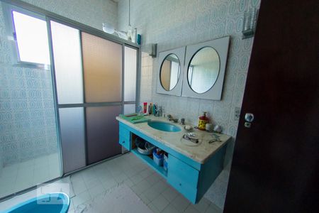 Casa à venda com 290m², 3 quartos e 5 vagasBanheiro Corredor