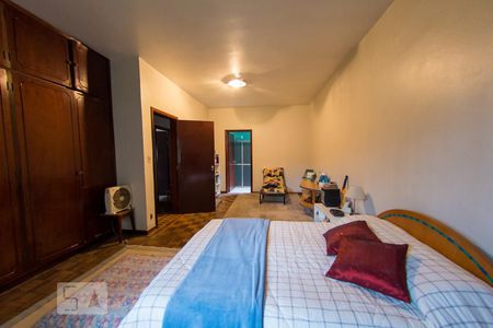 Casa à venda com 290m², 3 quartos e 5 vagasSuite