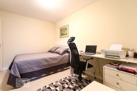 Apartamento à venda com 300m², 3 quartos e 2 vagas Apartamento à venda com 300m², 3 quartos e 2 vagasSuíte 1