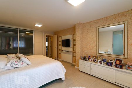 Apartamento à venda com 300m², 3 quartos e 2 vagas Apartamento à venda com 300m², 3 quartos e 2 vagasSuíte 2