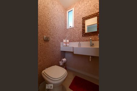 Apartamento à venda com 300m², 3 quartos e 2 vagas Apartamento à venda com 300m², 3 quartos e 2 vagasLavabo