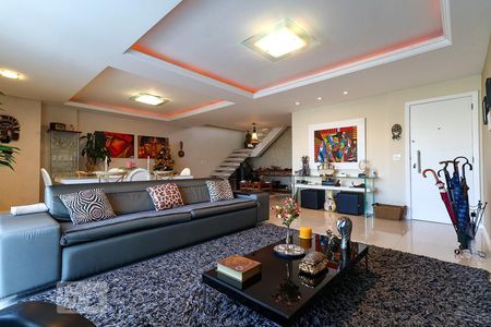 Apartamento à venda com 300m², 3 quartos e 2 vagas Apartamento à venda com 300m², 3 quartos e 2 vagasSala