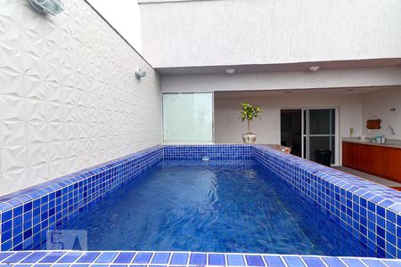 Apartamento à venda com 300m², 3 quartos e 2 vagas Apartamento à venda com 300m², 3 quartos e 2 vagasPiscina