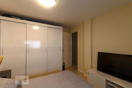 Apartamento à venda com 300m², 3 quartos e 2 vagas Apartamento à venda com 300m², 3 quartos e 2 vagasQuarto