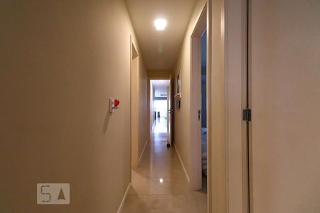 Apartamento à venda com 300m², 3 quartos e 2 vagas Apartamento à venda com 300m², 3 quartos e 2 vagasCorredor