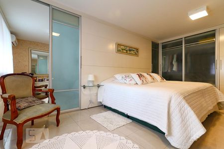 Apartamento à venda com 300m², 3 quartos e 2 vagas Apartamento à venda com 300m², 3 quartos e 2 vagasSuíte 2