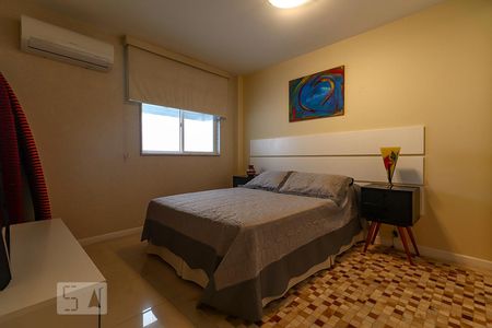 Apartamento à venda com 300m², 3 quartos e 2 vagas Apartamento à venda com 300m², 3 quartos e 2 vagasQuarto