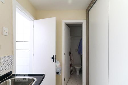Apartamento à venda com 300m², 3 quartos e 2 vagas Apartamento à venda com 300m², 3 quartos e 2 vagasÁrea de Serviço