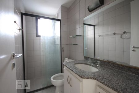 Banheiro de apartamento para alugar com 1 quarto, 48m² em Ipiranga, São Paulo