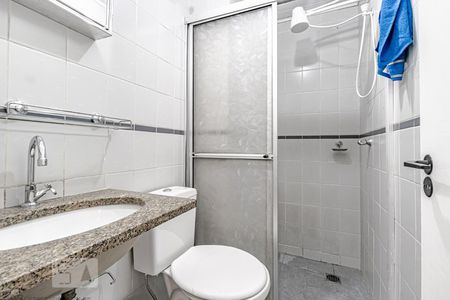 Banheiro Social de apartamento para alugar com 1 quarto, 30m² em Centro, Curitiba