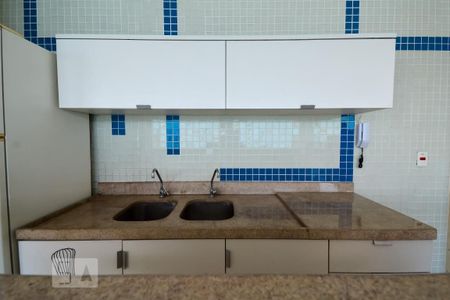 Apartamento à venda com 70m², 2 quartos e 1 vagaÁrea comum - Piscina