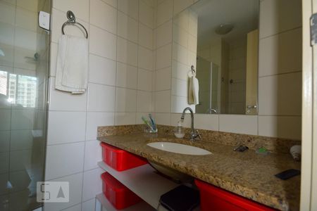 Apartamento à venda com 70m², 2 quartos e 1 vagaBanheiro da Suíte