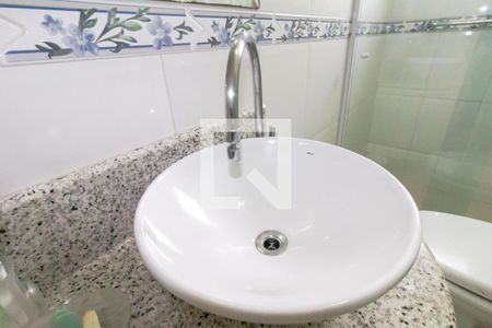Casa à venda com 130m², 2 quartos e 1 vagaBanheiro do Quarto 2