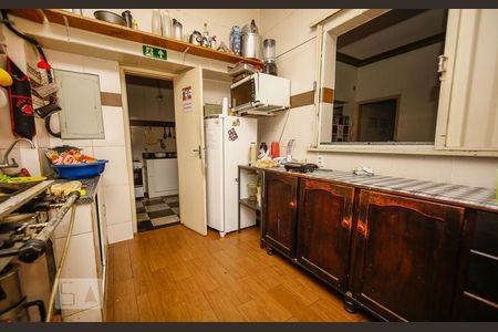 Casa à venda com 700m², 15 quartos e 1 vagaCozinha