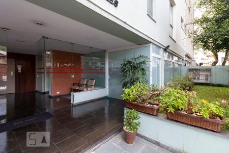 Apartamento à venda com 70m², 2 quartos e 2 vagasEntrada