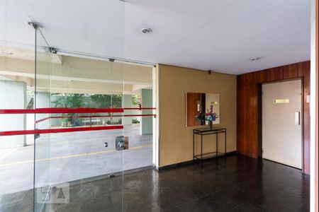 Apartamento à venda com 70m², 2 quartos e 2 vagasHall social