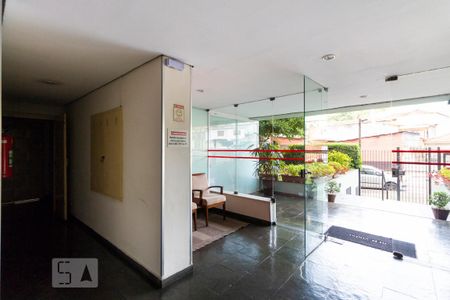 Apartamento à venda com 70m², 2 quartos e 2 vagasHall social