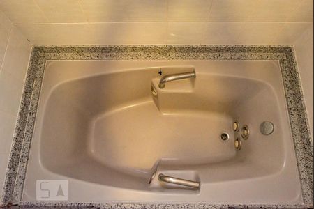 Apartamento à venda com 330m², 4 quartos e 4 vagasCobertura - Banheiro 4