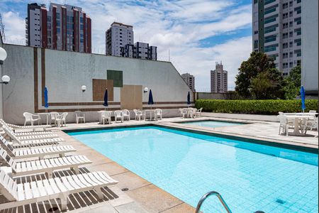 Apartamento à venda com 330m², 4 quartos e 4 vagasÁrea comum - Piscina