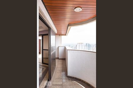 Apartamento à venda com 330m², 4 quartos e 4 vagasCobertura - Varanda