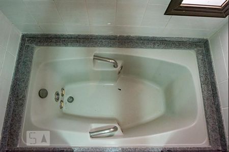 Apartamento à venda com 330m², 4 quartos e 4 vagasBanheiro 1 - Suíte