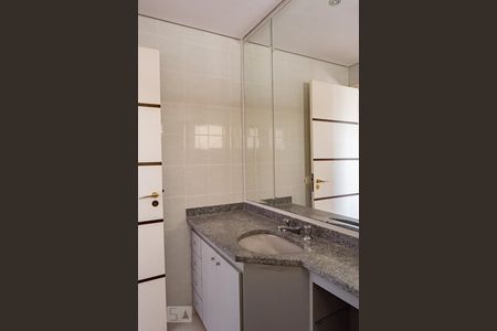 Apartamento à venda com 330m², 4 quartos e 4 vagasBanheiro 3 - Suíte