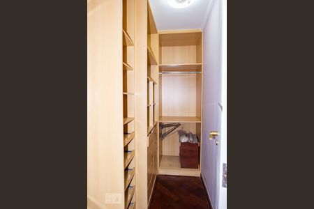 Apartamento à venda com 330m², 4 quartos e 4 vagasCobertura - Closet