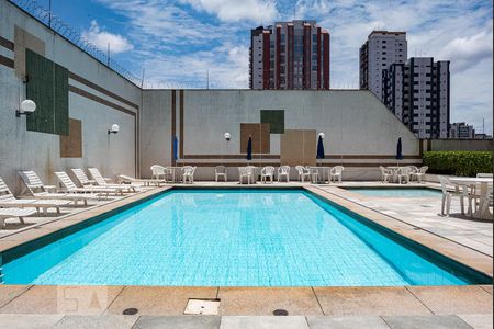 Apartamento à venda com 330m², 4 quartos e 4 vagasÁrea comum - Piscina