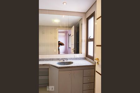 Apartamento à venda com 330m², 4 quartos e 4 vagasBanheiro 2 - Suíte