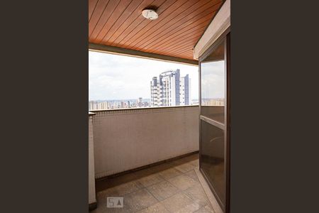 Apartamento à venda com 330m², 4 quartos e 4 vagasCobertura - Varanda