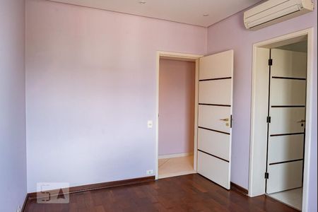 Apartamento à venda com 330m², 4 quartos e 4 vagasSuíte 3