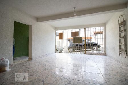 Casa à venda com 100m², 3 quartos e 2 vagas Casa à venda com 100m², 3 quartos e 2 vagasGaragem