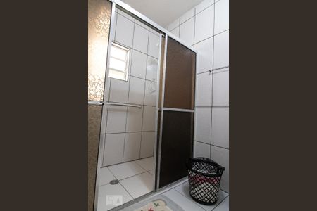 Casa à venda com 100m², 3 quartos e 2 vagas Casa à venda com 100m², 3 quartos e 2 vagasBanheiro