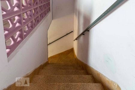 Escada de Acesso de apartamento à venda com 3 quartos, 250m² em Vila Tolstoi, São Paulo