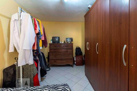 Apartamento à venda com 250m², 3 quartos e 4 vagasQuarto 1 - Casa Fundos