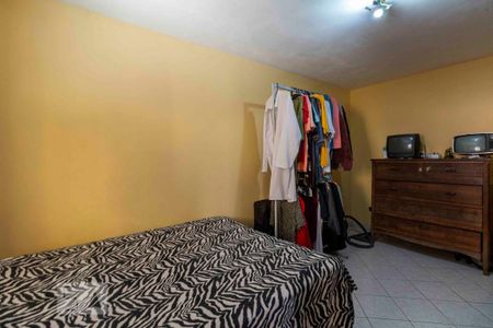 Apartamento à venda com 250m², 3 quartos e 4 vagasQuarto 1 - Casa Fundos